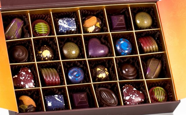 SPAGnVOLA Crisoire Collection Chocolate Bonbons 24pc